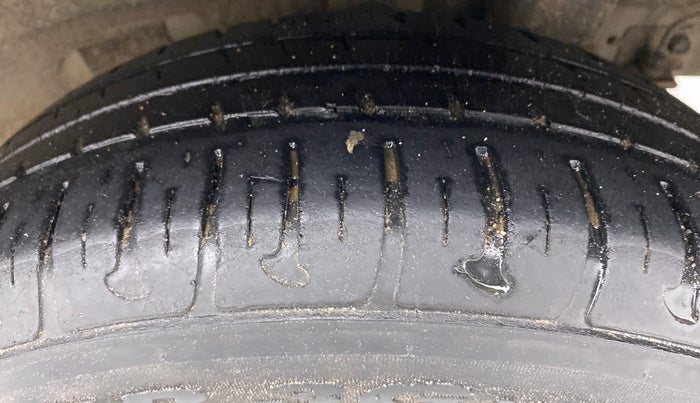 2017 Hyundai Grand i10 SPORTZ (O) AT 1.2 KAPPA VTVT, Petrol, Automatic, 53,867 km, Left Rear Tyre Tread
