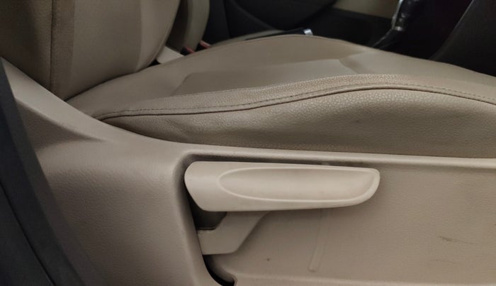 2013 Volkswagen Vento HIGHLINE PETROL AT, Petrol, Automatic, 81,198 km, Driver Side Adjustment Panel