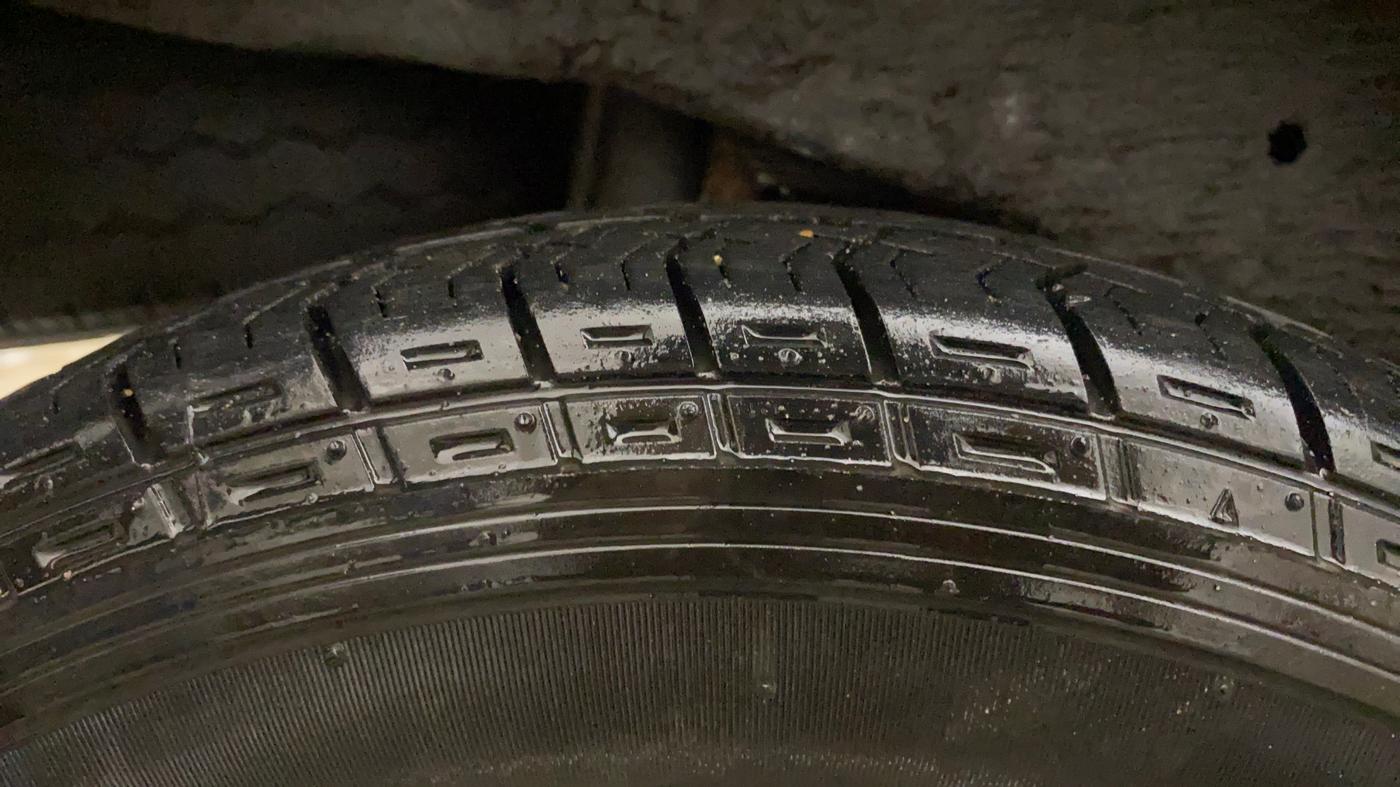 2017 Maruti Eeco 5 STR WITH A/C+HTR, Petrol, Manual, 1,25,143 km, Right Rear Tyre Tread