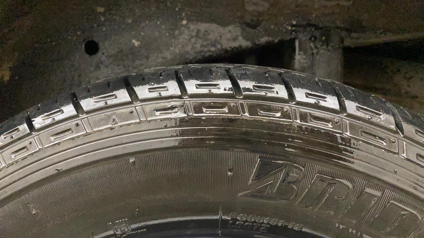 2017 Maruti Eeco 5 STR WITH A/C+HTR, Petrol, Manual, 1,25,143 km, Left Rear Tyre Tread