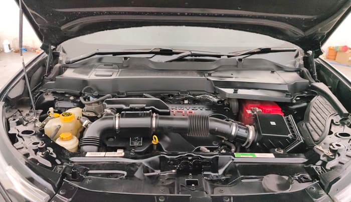 2023 Tata Safari XZ PLUS 2.0L RED DARK EDITION 7 STR MT, Diesel, Manual, 38,406 km, Engine View