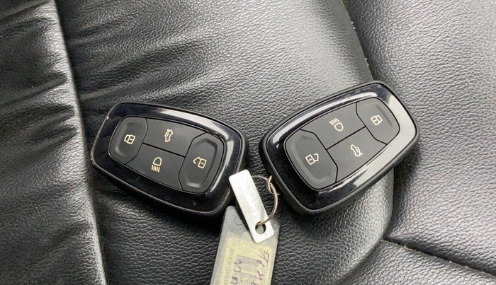 2021 Tata NEXON XZ PLUS PETROL SUNROOF, Petrol, Manual, 30,391 km, Key Close Up