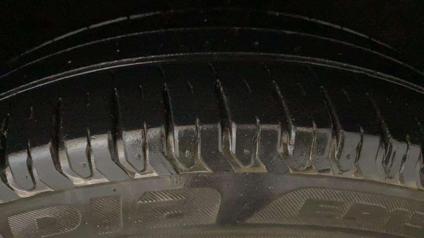 2022 Maruti Ertiga ZXI+ SHVS, Petrol, Manual, 45,498 km, Right Front Tyre Tread