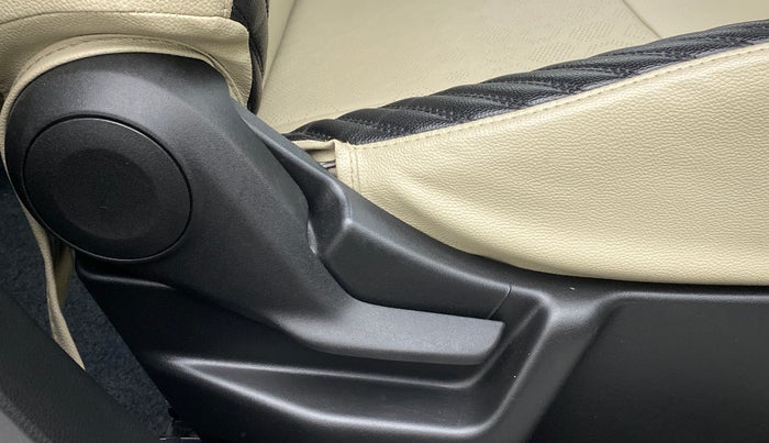 2019 Maruti New Wagon-R VXI 1.0 AMT, Petrol, Automatic, 28,633 km, Driver Side Adjustment Panel
