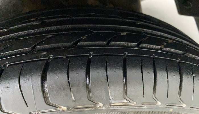 2013 Maruti Swift Dzire VXI, Petrol, Manual, 99,435 km, Left Rear Tyre Tread