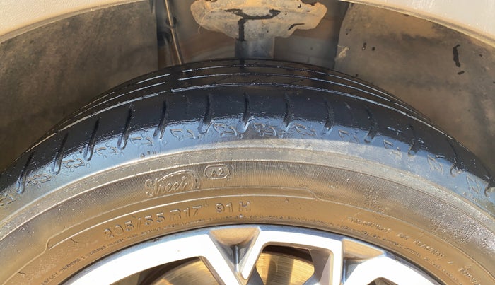 2022 Skoda KUSHAQ STYLE 1.5L TSI DSG, Petrol, Automatic, 79,930 km, Right Front Tyre Tread