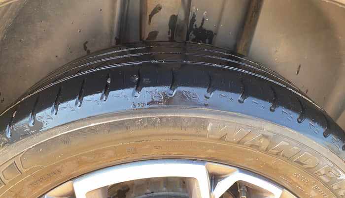 2022 Skoda KUSHAQ STYLE 1.5L TSI DSG, Petrol, Automatic, 79,930 km, Right Rear Tyre Tread