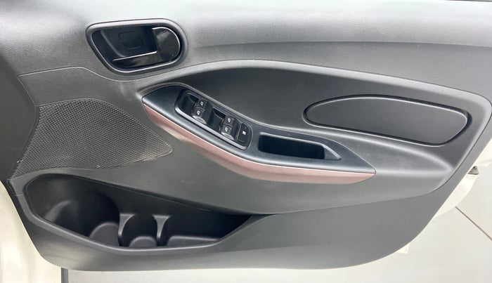 2020 Ford FREESTYLE TITANIUM 1.5 DIESEL, Diesel, Manual, 38,278 km, Driver Side Door Panels Control