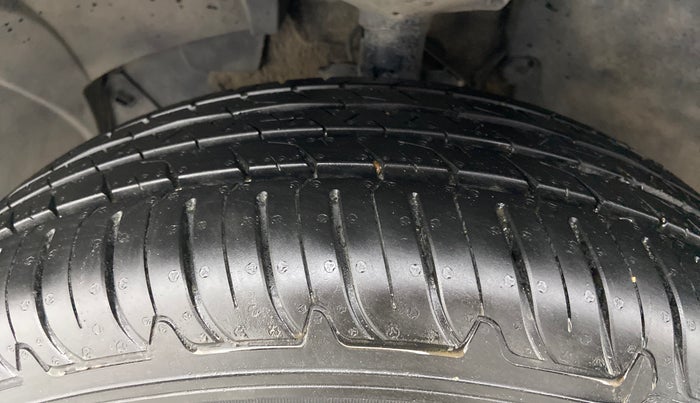 2018 Renault Duster RXZ AMT 110 PS, Diesel, Automatic, 72,956 km, Left Front Tyre Tread