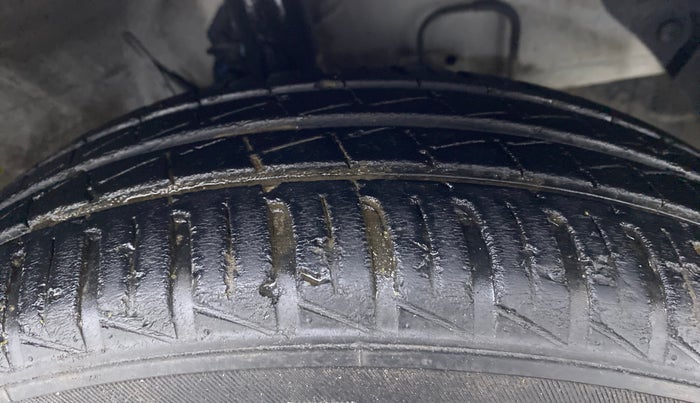 2018 Hyundai NEW SANTRO MAGNA, Petrol, Manual, 27,222 km, Right Front Tyre Tread