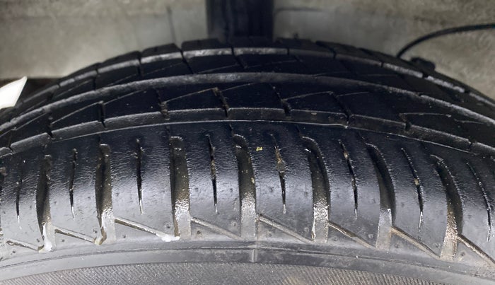 2018 Hyundai NEW SANTRO MAGNA, Petrol, Manual, 27,222 km, Right Rear Tyre Tread