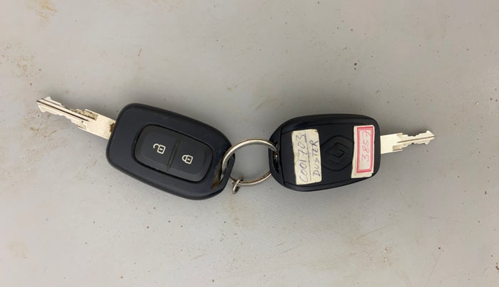 2017 Renault Duster RXS CVT, Petrol, Automatic, 39,419 km, Key Close Up