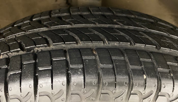 2015 Maruti Wagon R 1.0 VXI, Petrol, Manual, 32,339 km, Right Front Tyre Tread
