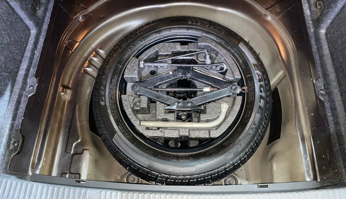 2019 Skoda Superb STYLE 1.8 TSI AT, Petrol, Automatic, 23,235 km, Spare Tyre