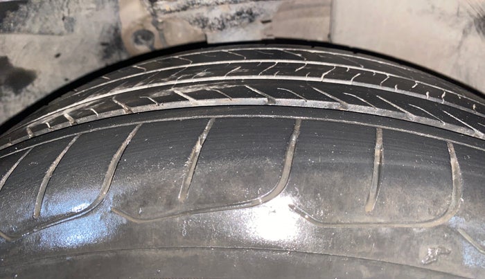 2019 Skoda Superb STYLE 1.8 TSI AT, Petrol, Automatic, 23,235 km, Right Front Tyre Tread