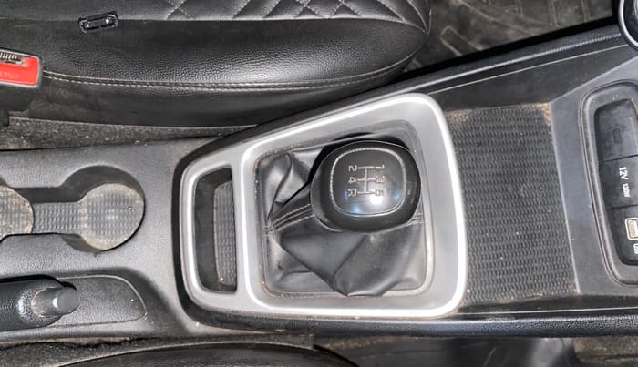 2022 Hyundai VENUE S 1.2, Petrol, Manual, 77,932 km, Gear Lever