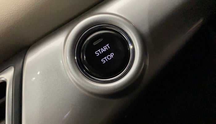 2022 Mahindra XUV700 AX 7 LUXURY P AT 7 STR, Petrol, Automatic, 13,673 km, Keyless Start/ Stop Button