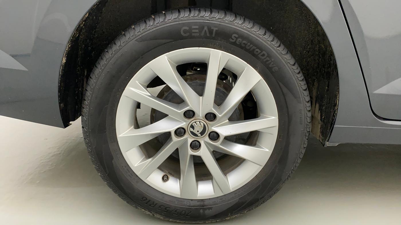 2022 Skoda SLAVIA AMBITION 1.0L TSI AT, Petrol, Automatic, 11,332 km, Right Rear Wheel