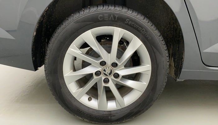 2022 Skoda SLAVIA AMBITION 1.0L TSI AT, Petrol, Automatic, 11,332 km, Right Rear Wheel