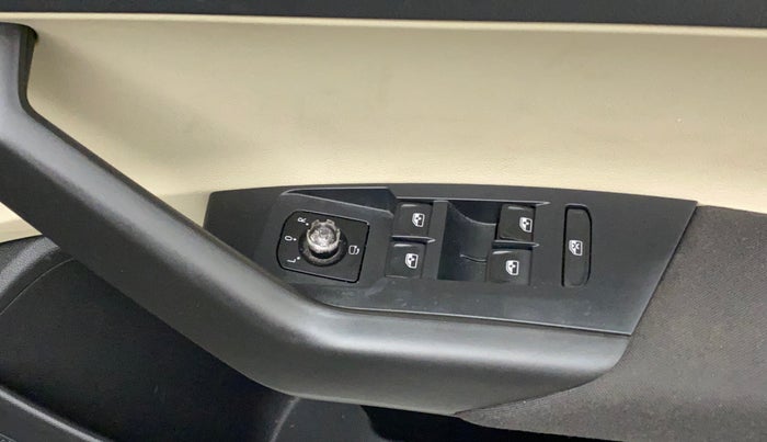 2022 Skoda SLAVIA AMBITION 1.0L TSI AT, Petrol, Automatic, 11,332 km, Right front window switch / handle - Master window function not working