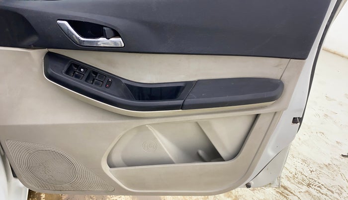 2022 Tata Tiago XZ PLUS CNG, CNG, Manual, 64,252 km, Driver Side Door Panels Control