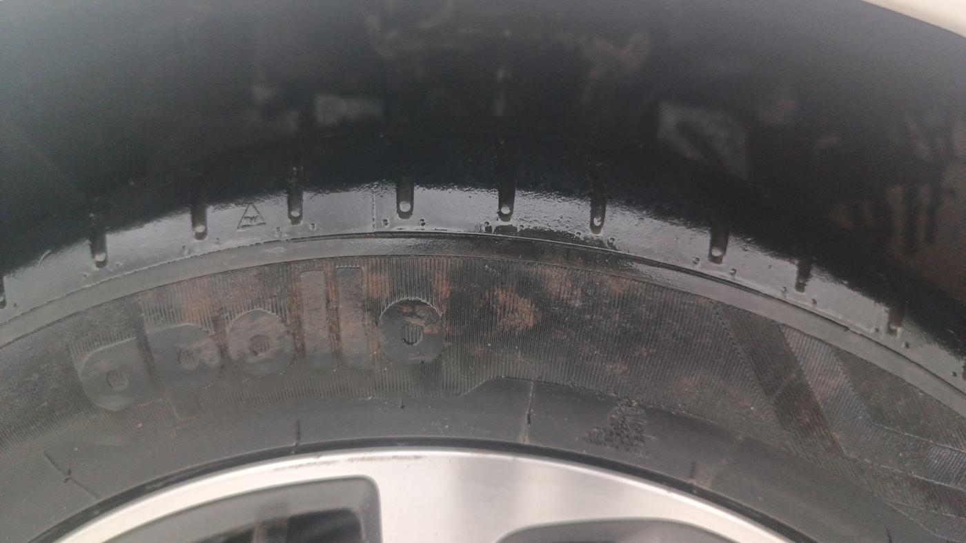 2021 Ford New Figo TITANIUM PLUS 1.2 PETROL AT, Petrol, Automatic, 28,155 km, Left Front Tyre Tread