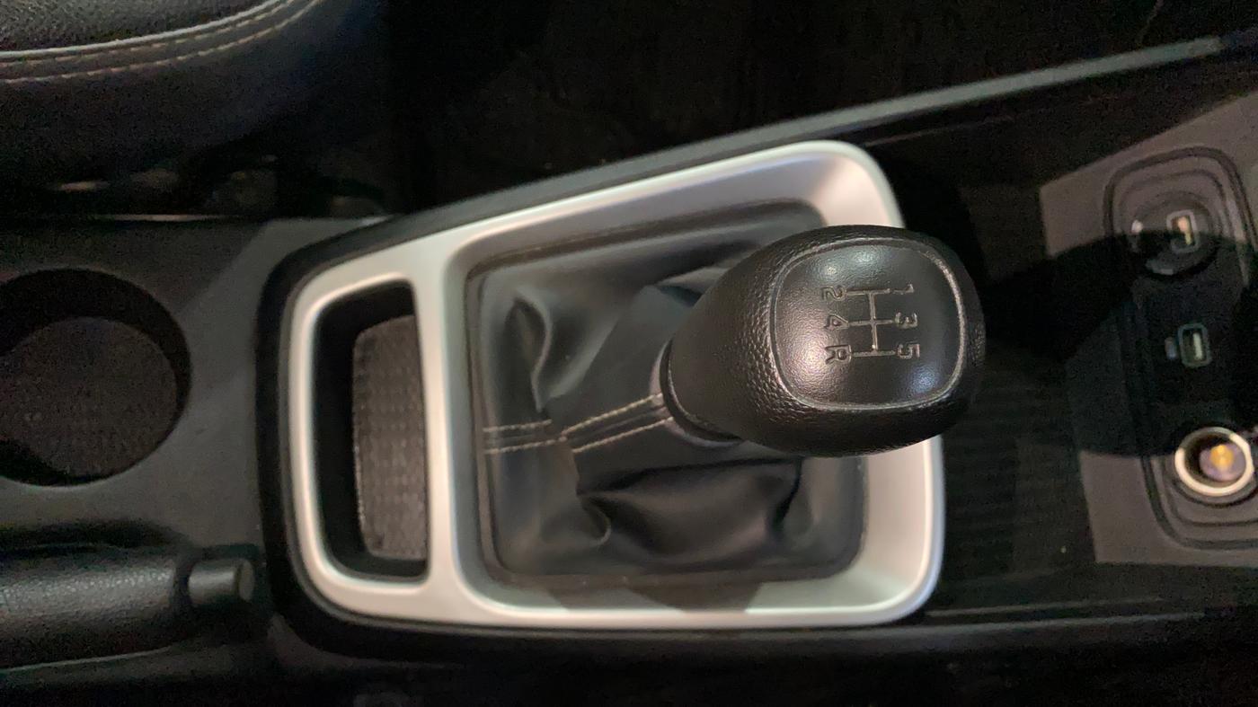 2020 Hyundai VENUE S+ 1.2, Petrol, Manual, 20,005 km, Gear Lever