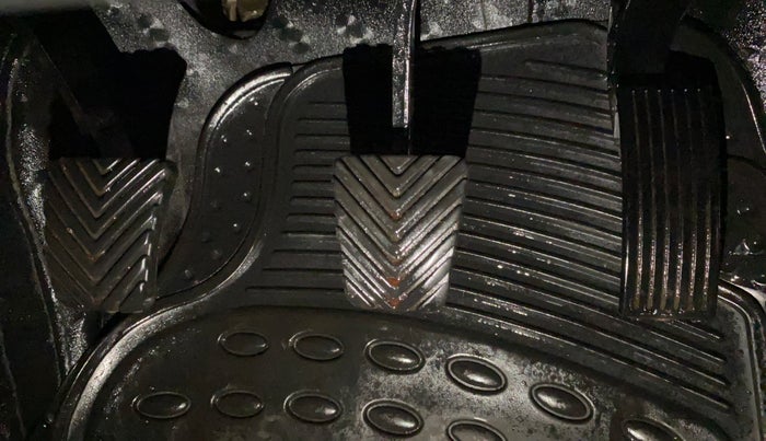 2020 Hyundai VENUE S+ 1.2, Petrol, Manual, 20,005 km, Pedals