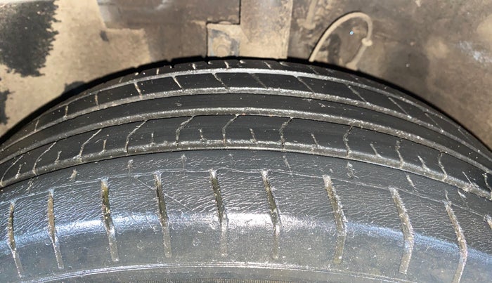 2020 Hyundai VENUE S+ 1.2, Petrol, Manual, 20,005 km, Left Front Tyre Tread