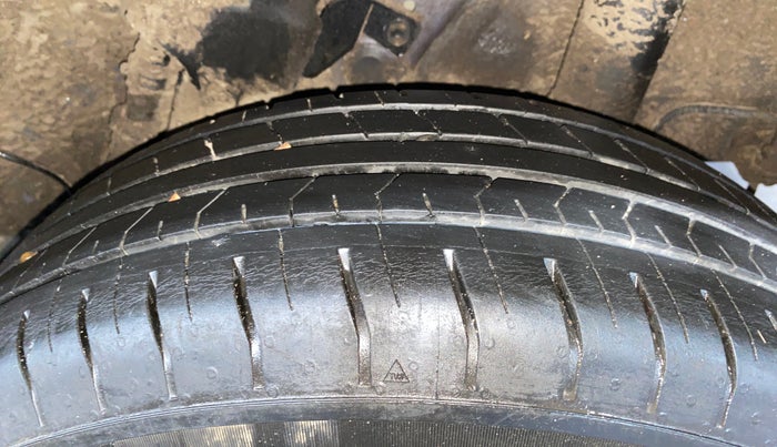 2020 Hyundai VENUE S+ 1.2, Petrol, Manual, 20,005 km, Left Rear Tyre Tread