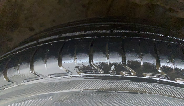 2016 Tata Tiago XZ PETROL, Petrol, Manual, 42,530 km, Right Front Tyre Tread