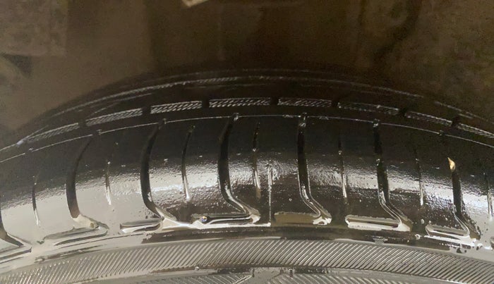 2016 Tata Tiago XZ PETROL, Petrol, Manual, 42,530 km, Right Rear Tyre Tread