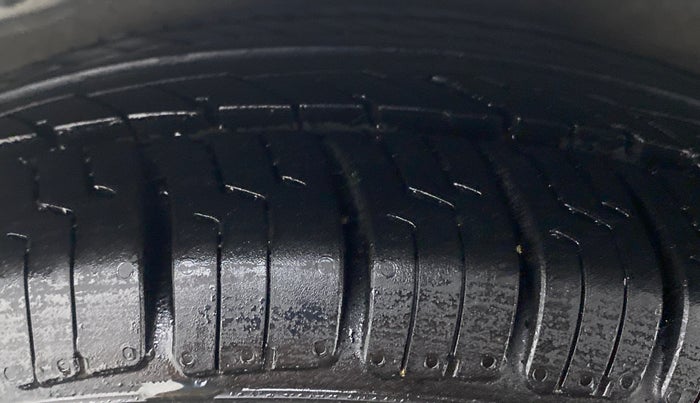 2011 Hyundai i10 MAGNA 1.2, Petrol, Manual, 84,641 km, Right Rear Tyre Tread
