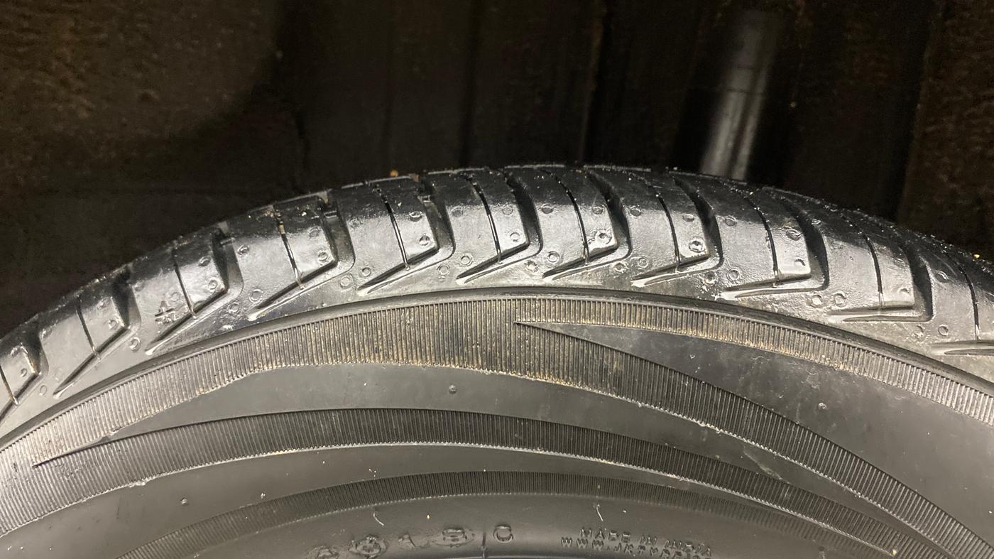 2018 Renault Kwid RXT 1.0 (O), Petrol, Manual, 38,571 km, Left Rear Tyre Tread