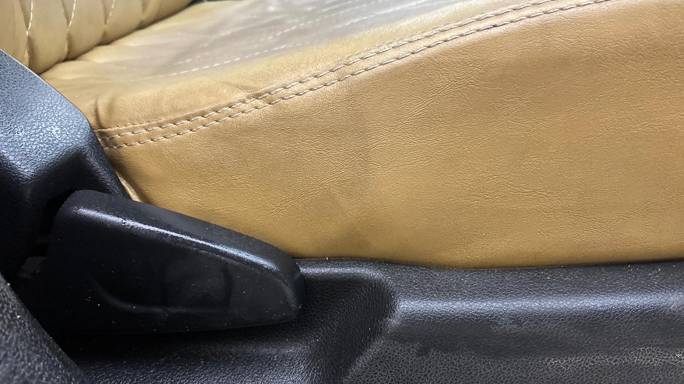 2018 Renault Kwid RXT 1.0 (O), Petrol, Manual, 38,571 km, Driver Side Adjustment Panel