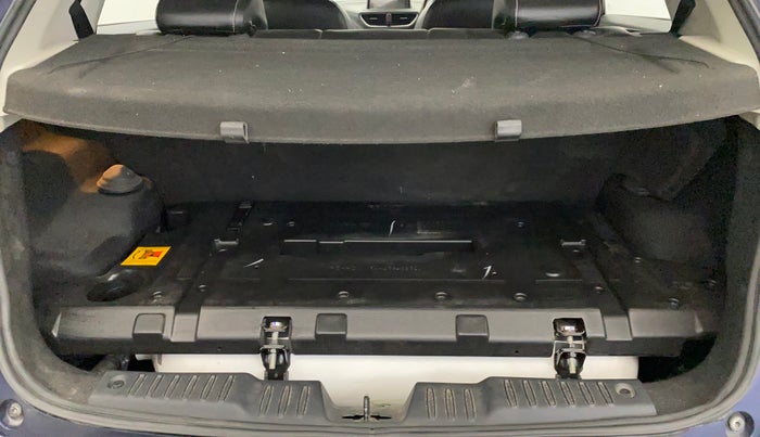 2024 Tata ALTROZ XZ PLUS SUNROOF CNG, CNG, Manual, 35,997 km, Boot Inside