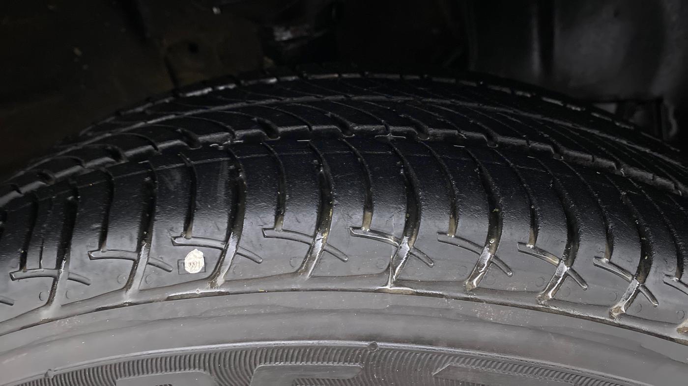 2019 Maruti New Wagon-R ZXI 1.2 AMT, Petrol, Automatic, 39,586 km, Right Front Tyre Tread