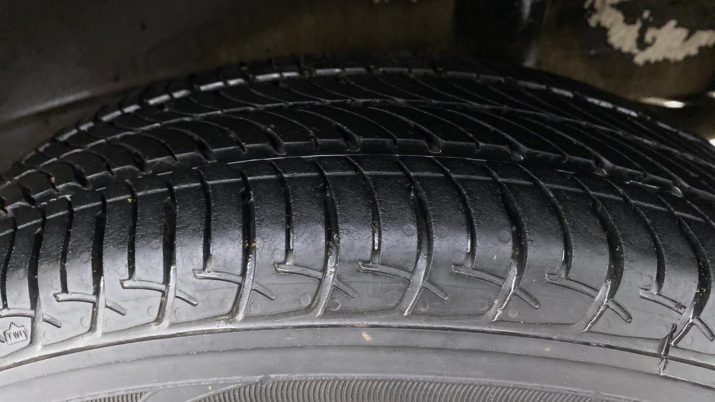 2019 Maruti New Wagon-R ZXI 1.2 AMT, Petrol, Automatic, 39,586 km, Left Rear Tyre Tread
