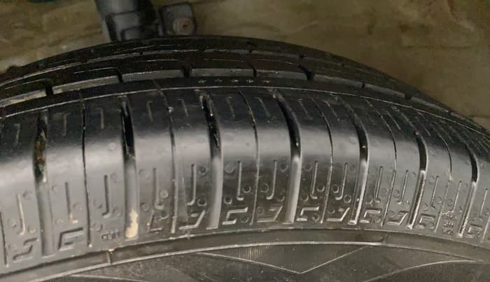 2017 Maruti Ertiga VXI, Petrol, Manual, 51,834 km, Left Front Tyre Tread