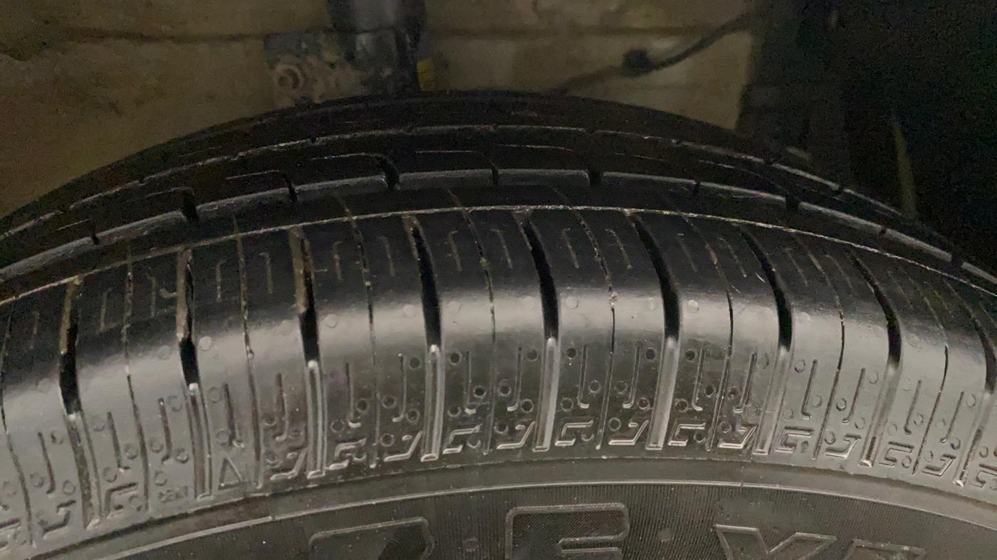 2017 Maruti Ertiga VXI, Petrol, Manual, 51,834 km, Right Front Tyre Tread