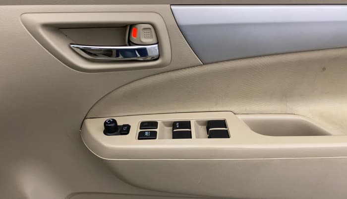 2017 Maruti Ertiga VXI, Petrol, Manual, 51,834 km, Driver Side Door Panels Control