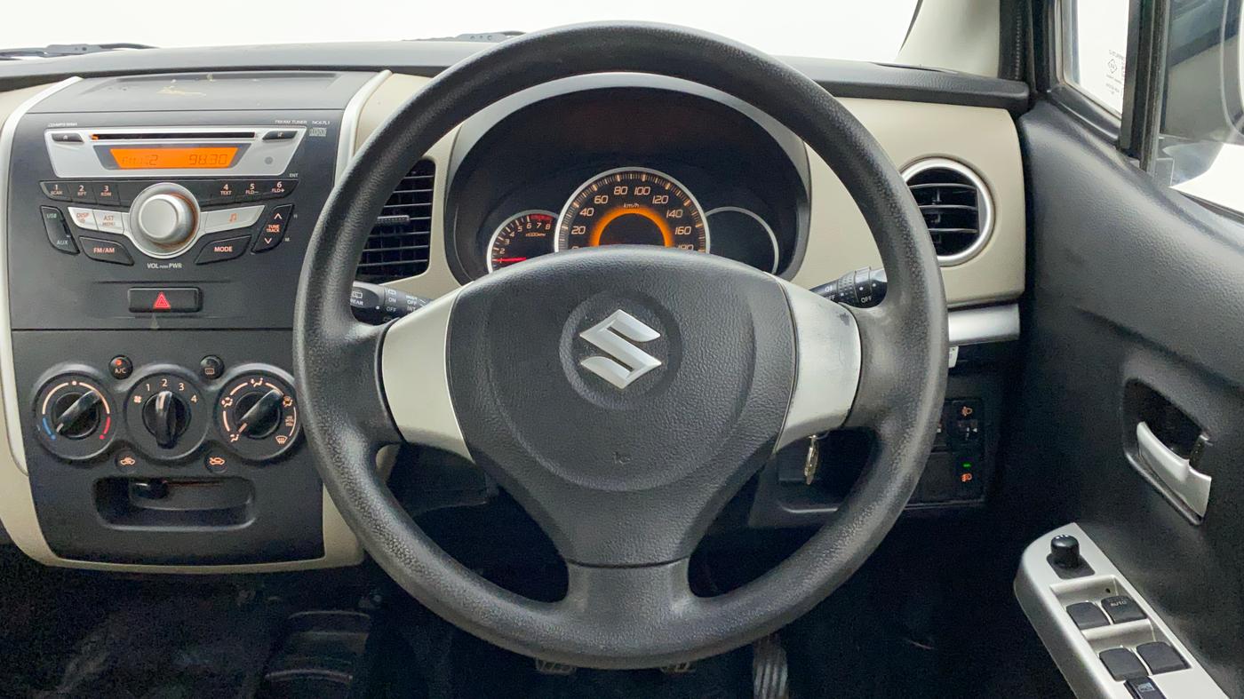 2016 Maruti Wagon R 1.0 VXI, Petrol, Manual, 94,560 km, Steering Wheel Close Up