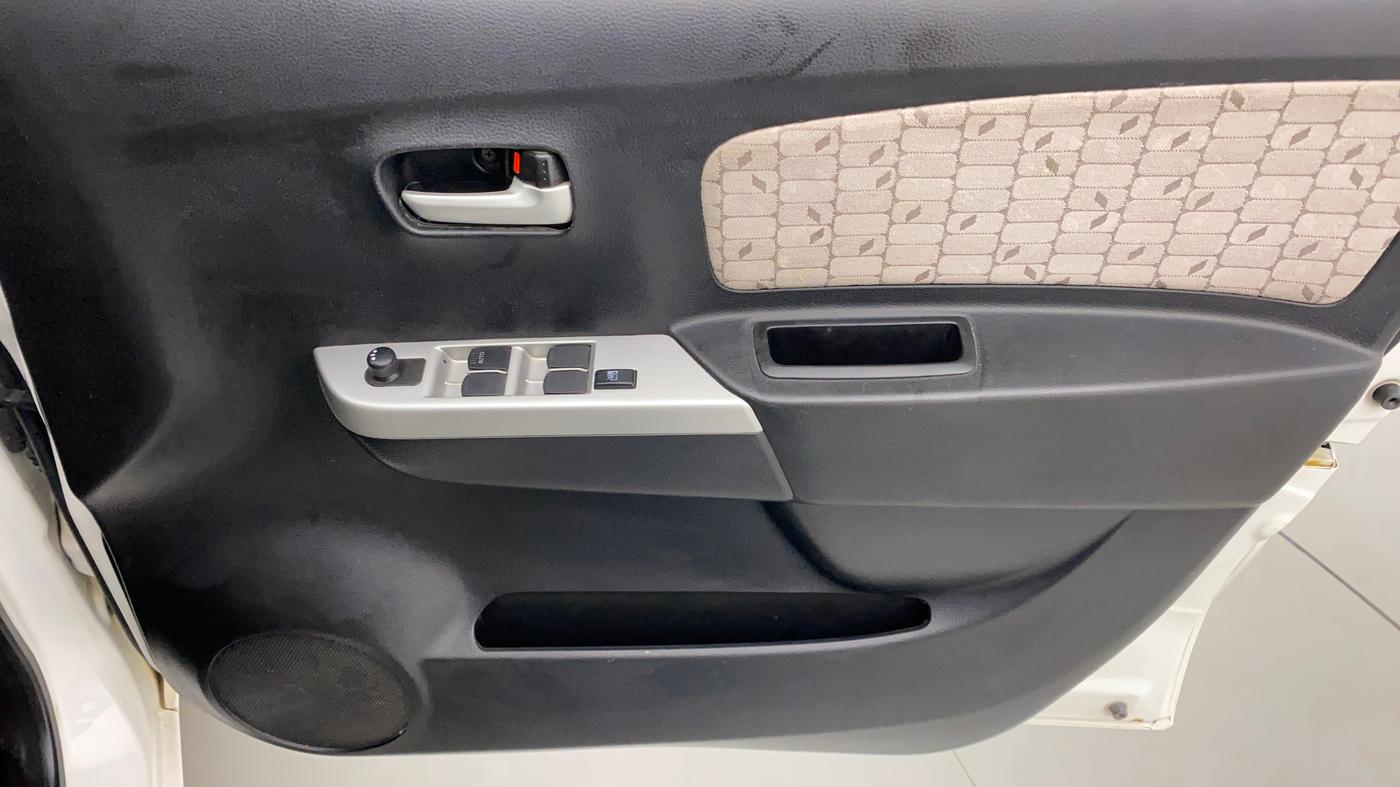2016 Maruti Wagon R 1.0 VXI, Petrol, Manual, 94,560 km, Driver Side Door Panels Control