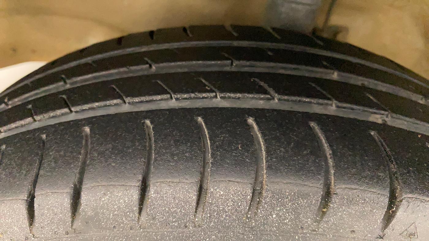 2016 Maruti Wagon R 1.0 VXI, Petrol, Manual, 94,560 km, Left Front Tyre Tread