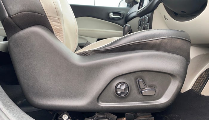 2018 Jeep Compass LIMITED PLUS PETROL AT, Petrol, Automatic, 76,096 km, Driver Side Adjustment Panel
