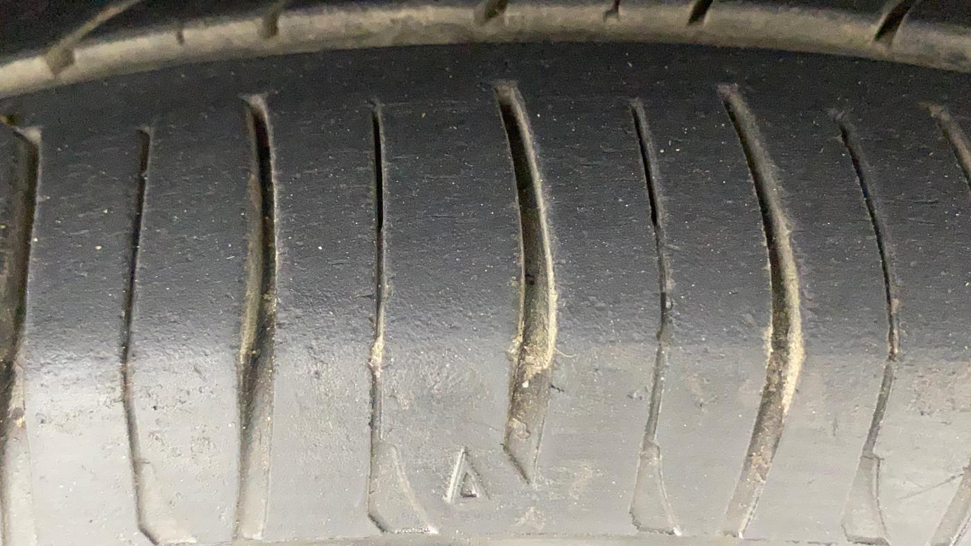 2016 Tata Tiago XZ PETROL, Petrol, Manual, 64,967 km, Right Front Tyre Tread