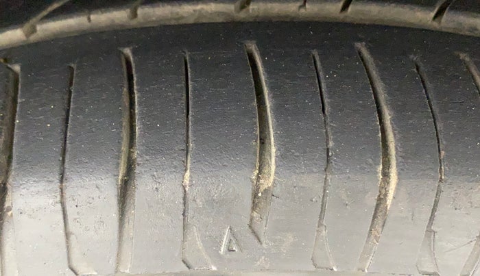 2016 Tata Tiago XZ PETROL, Petrol, Manual, 64,967 km, Right Front Tyre Tread