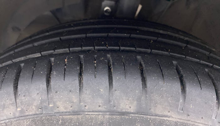 2020 Maruti Baleno ZETA 1.2 K12 CVT, Petrol, Automatic, 26,683 km, Left Front Tyre Tread