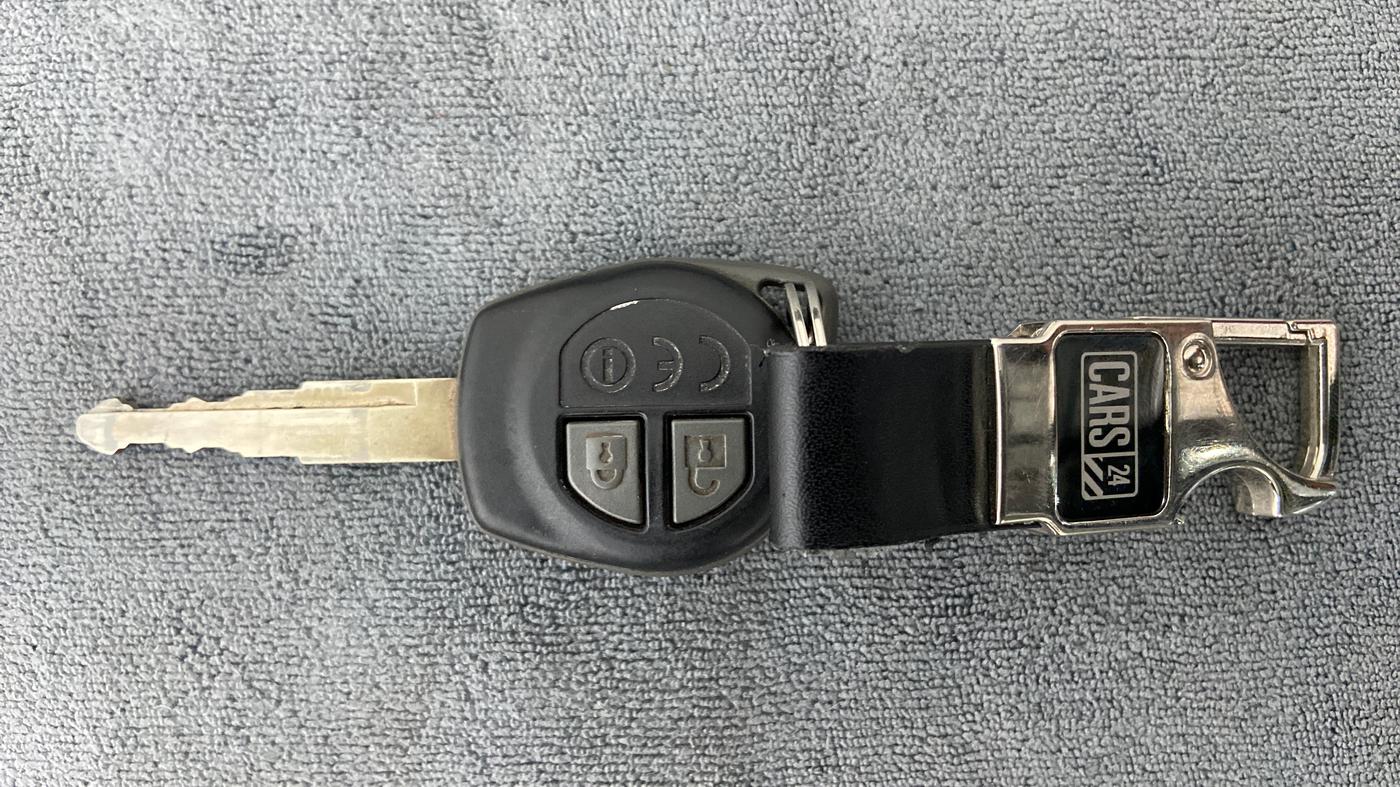 2017 Maruti Dzire VXI, Petrol, Manual, 24,286 km, Key Close Up