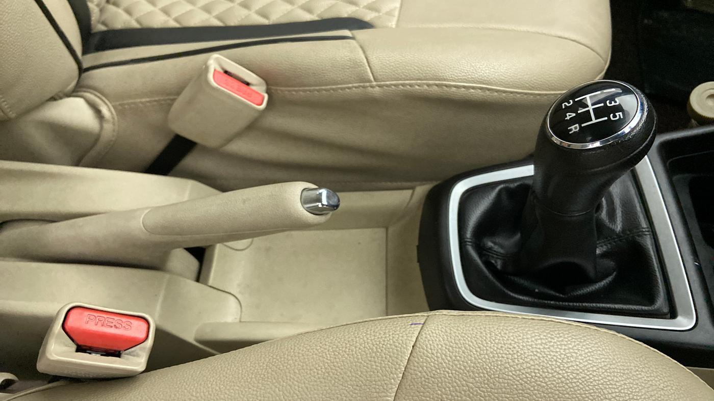 2017 Maruti Dzire VXI, Petrol, Manual, 24,286 km, Gear Lever
